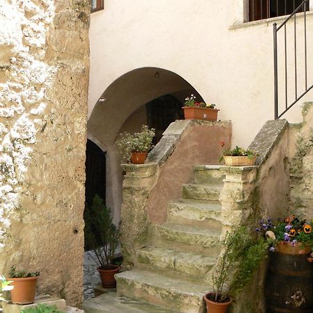 Residence Il Palazzo Santo Stefano Di Sessanio Luaran gambar