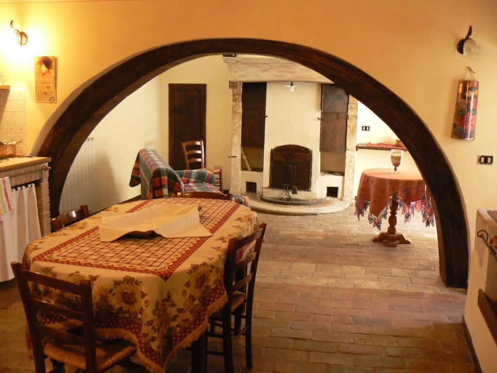 Residence Il Palazzo Santo Stefano Di Sessanio Bilik gambar