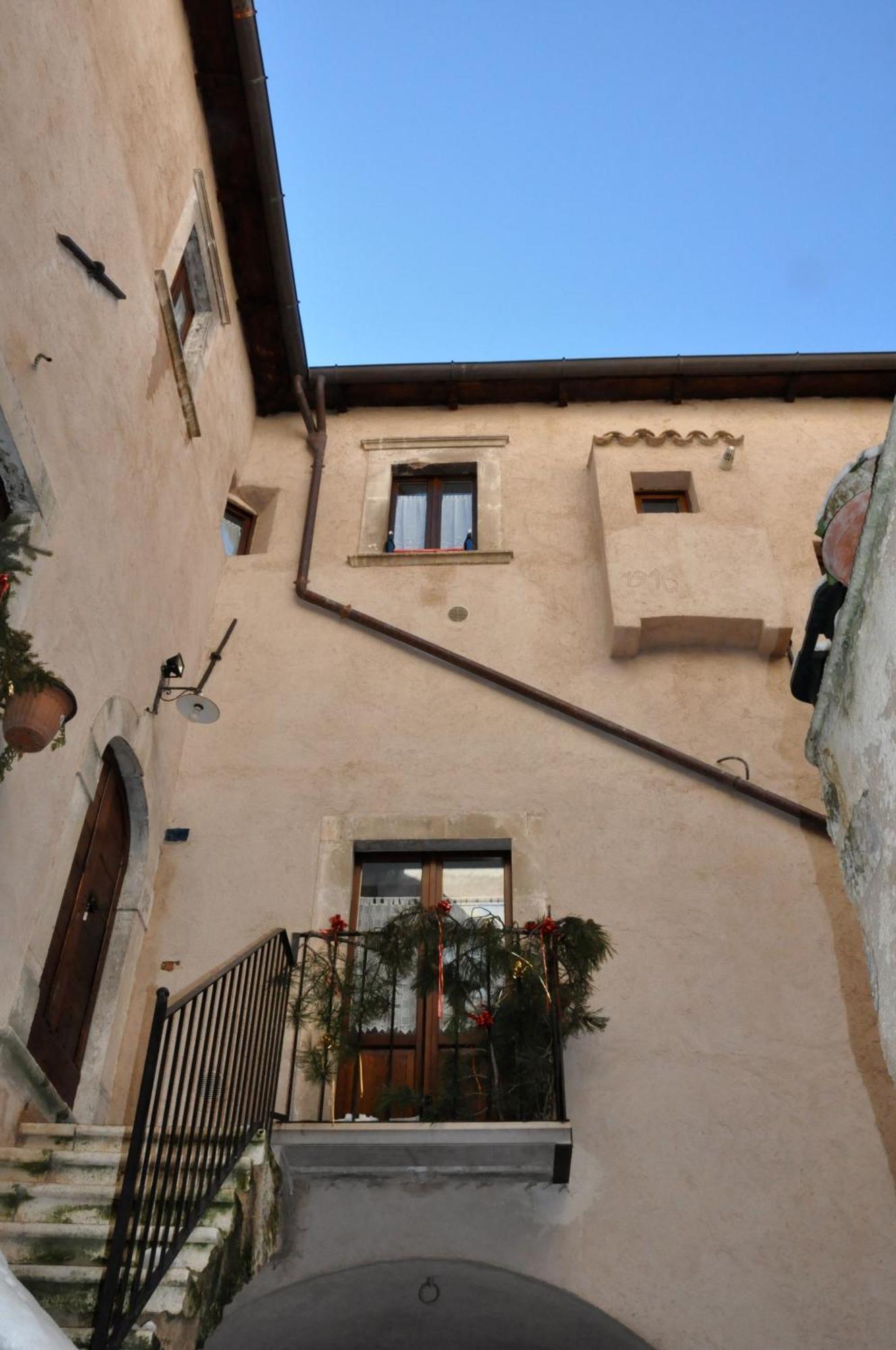 Residence Il Palazzo Santo Stefano Di Sessanio Luaran gambar