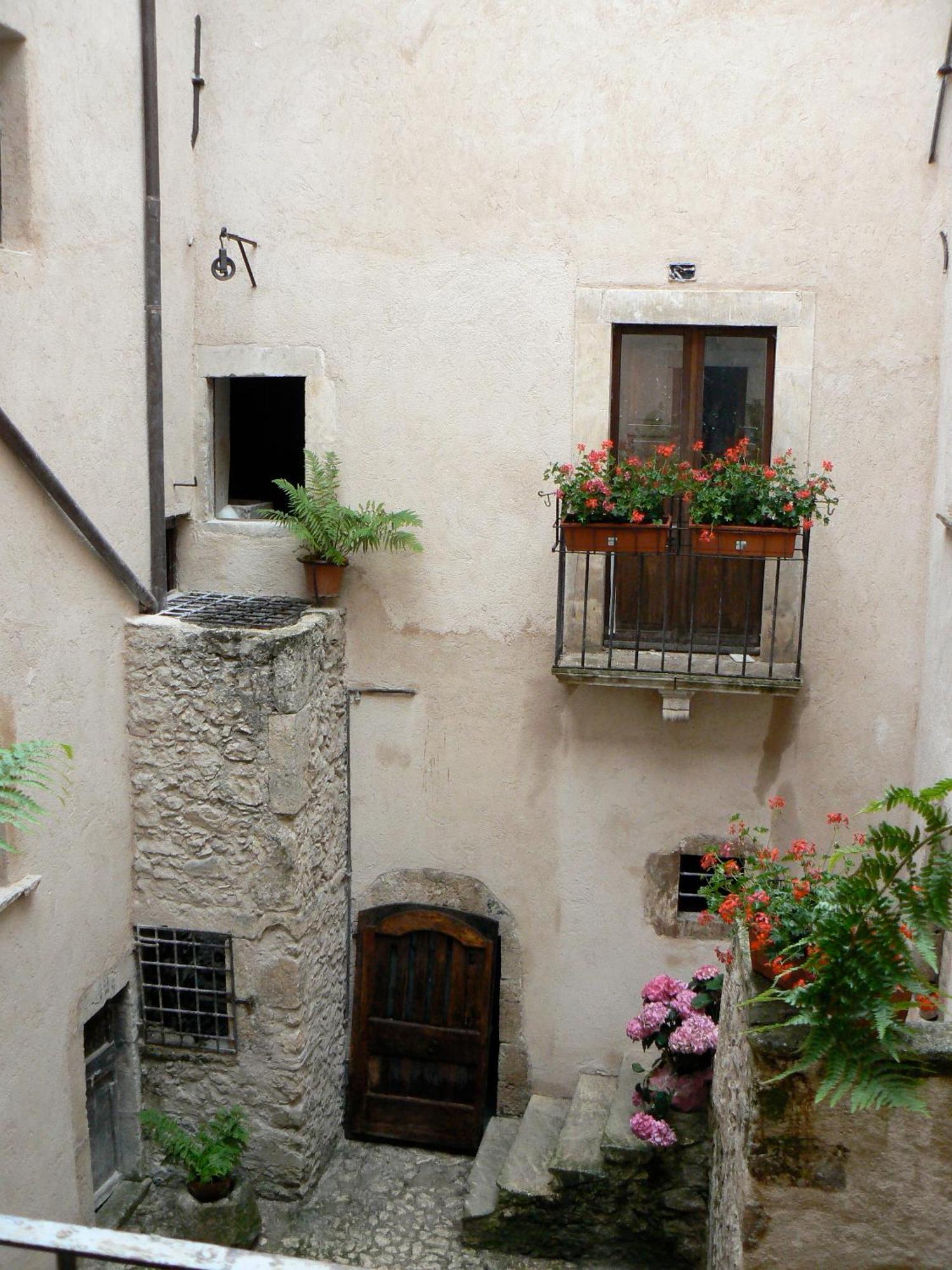 Residence Il Palazzo Santo Stefano Di Sessanio Luaran gambar