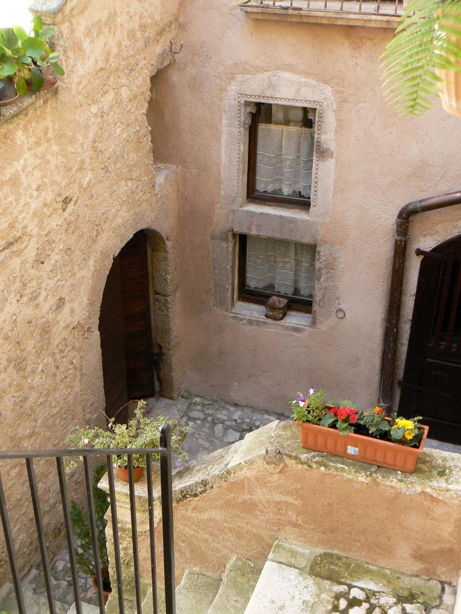 Residence Il Palazzo Santo Stefano Di Sessanio Luaran gambar